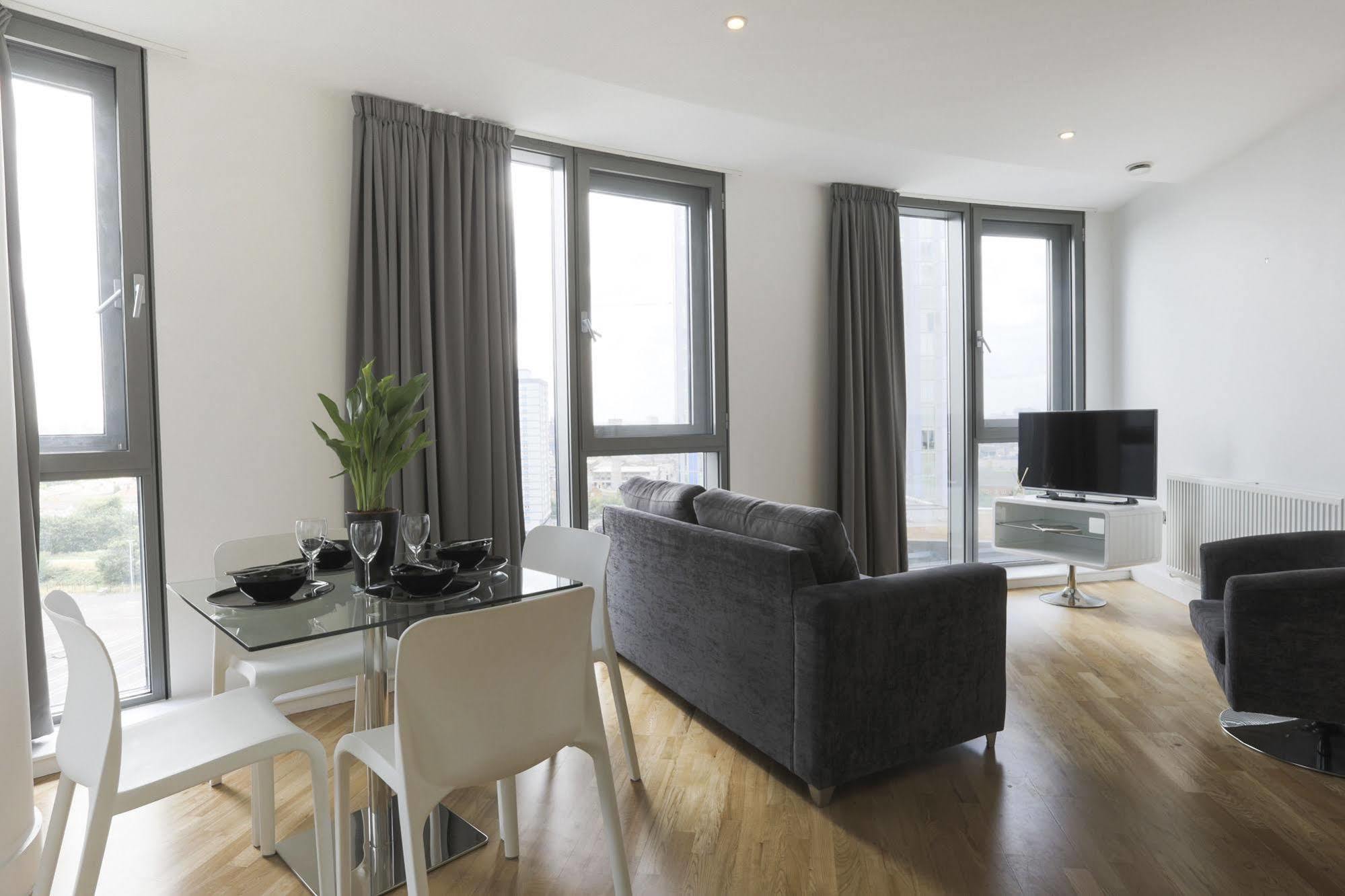 Olympic One Eighty Apartment อิลฟอร์ด ภายนอก รูปภาพ