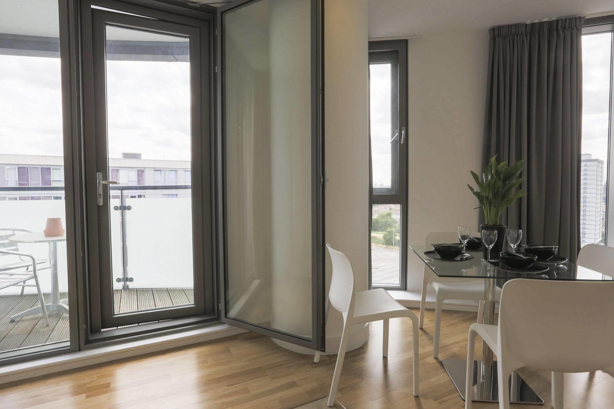 Olympic One Eighty Apartment อิลฟอร์ด ภายนอก รูปภาพ